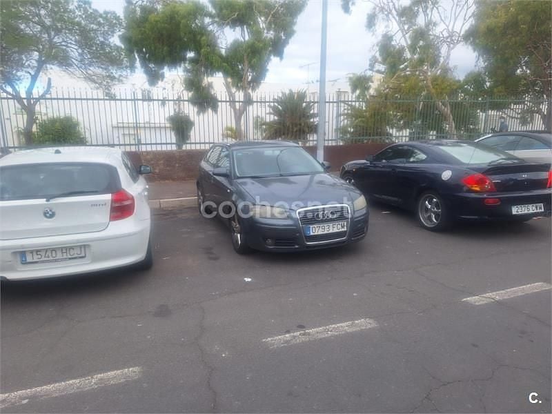 Gris / plata Usado 2006 Audi A3 Ambition Berlina | 3800 € (Buen precio) - Imagen 1/3