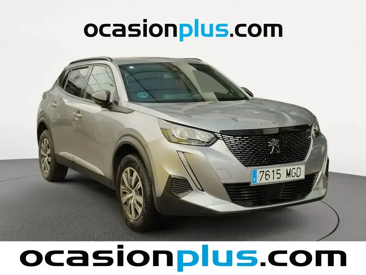 Usado Peugeot 2008 Allure 130 CV (95 kW) 2023 Gris SUV