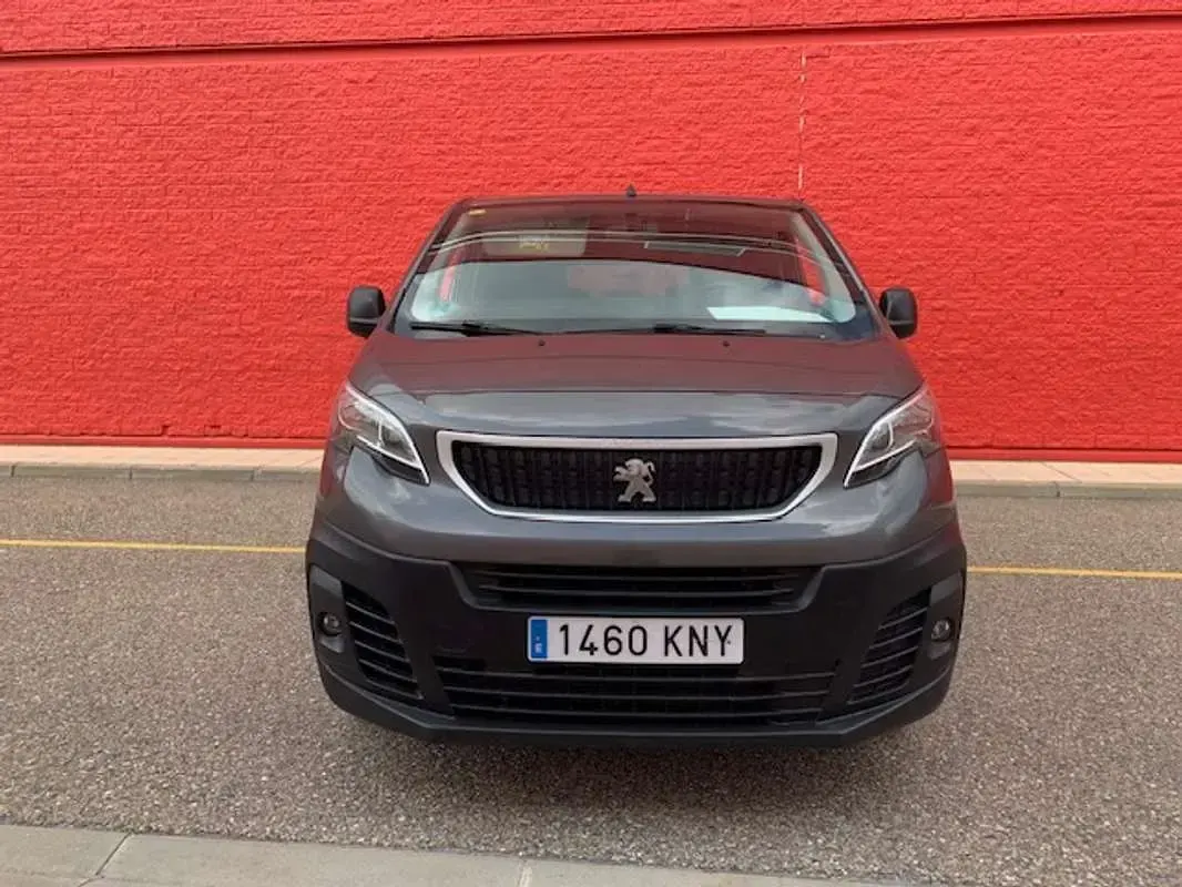 Usado Peugeot Expert S 150 CV (110 kW) 2018 Gris Van