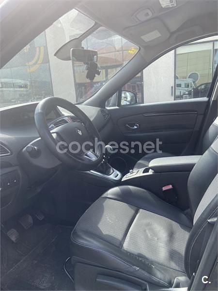 Usado Renault Scénic III Bose Edition 130 CV (95 kW) 2011 Negro Monovolumen