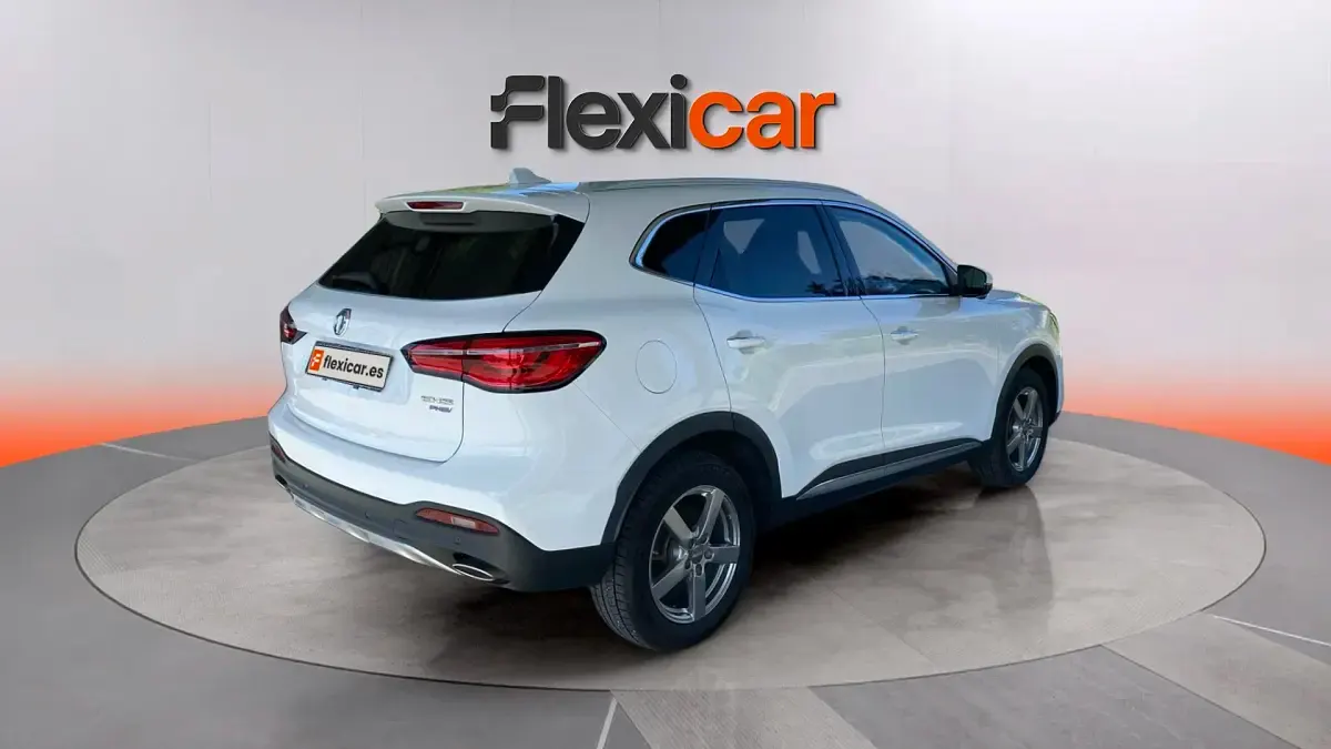 Używany MG HS Luxury 258 KM (189 kW) 2021 Biały SUV