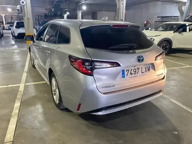 Usado Toyota Corolla Active 122 CV (89 kW) 2022 Gris Familiar