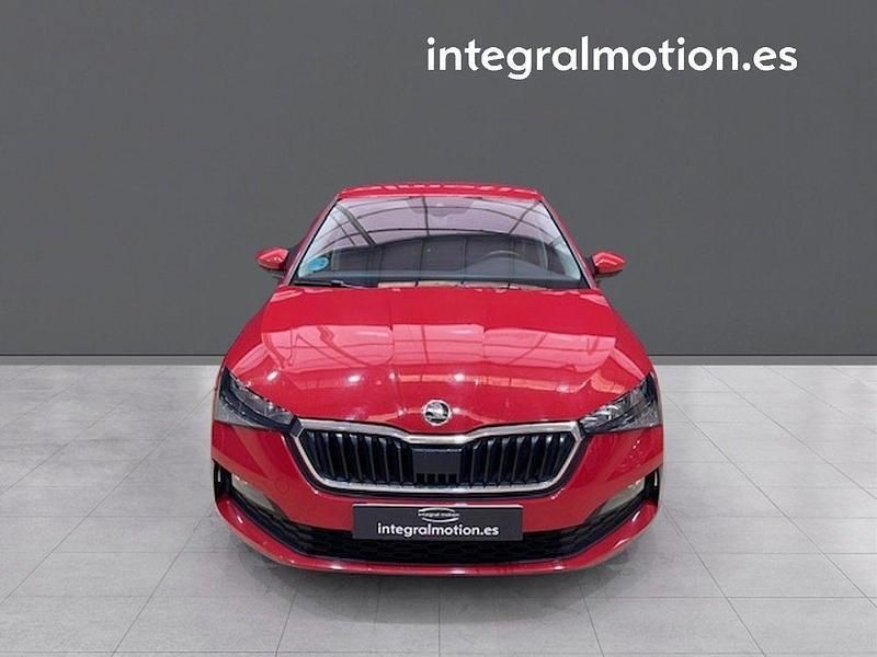 Usado Skoda Scala Sport 110 CV (80 kW) 2021 Rojo Utilitario