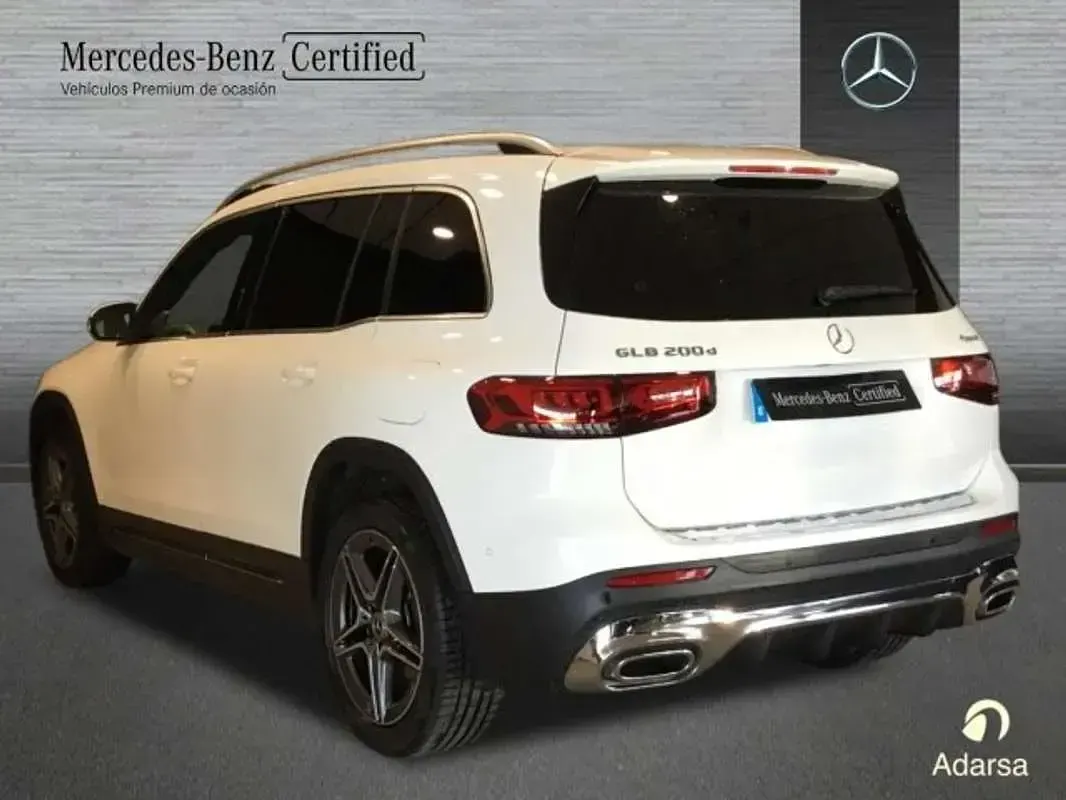 Usado Mercedes GLB200 AMG line 150 CV (110 kW) 2023 SUV