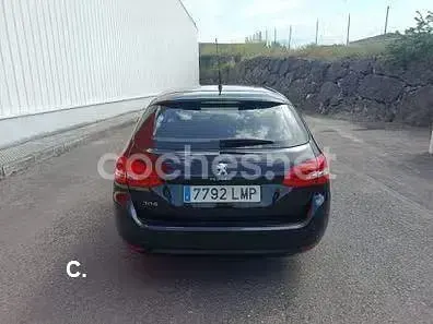 Usado Peugeot 308 SW Style 130 CV (95 kW) 2021 Negro Familiar