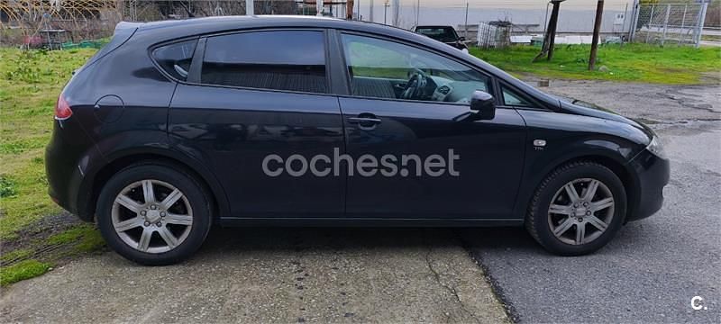Usado Seat Leon Stylance 140 CV (102 kW) 2005 Negro Berlina