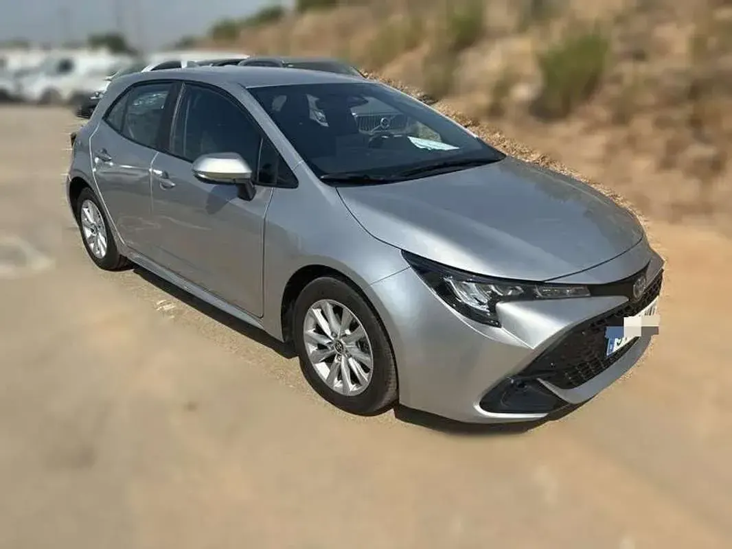 Usado Toyota Corolla Active 140 CV (102 kW) 2024 Gris Utilitario