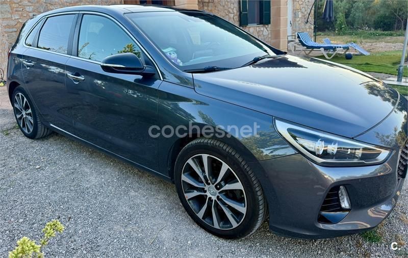 Gris / plata Usado 2018 Hyundai i30 Style Berlina | 19.400 € (Caro) - Imagen 1/3
