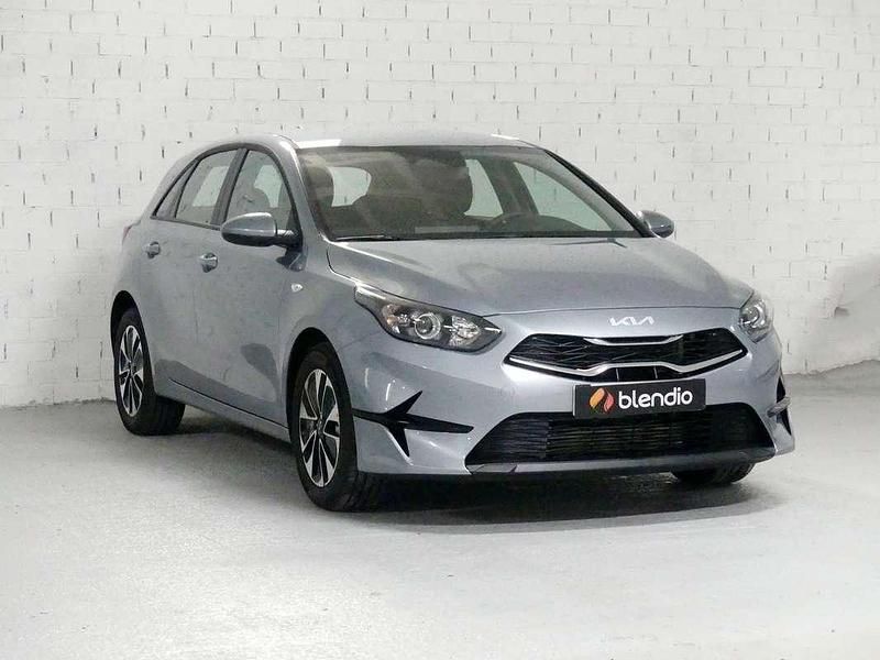 Gris Usado 2024 Kia Ceed Utilitario | 17.199 € (Precio justo) - Imagen 1/4