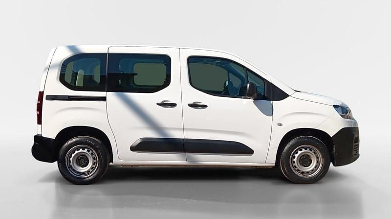 Usado Citroën Berlingo Live 102 HP (75 kW) 2019 Branco Monovolume