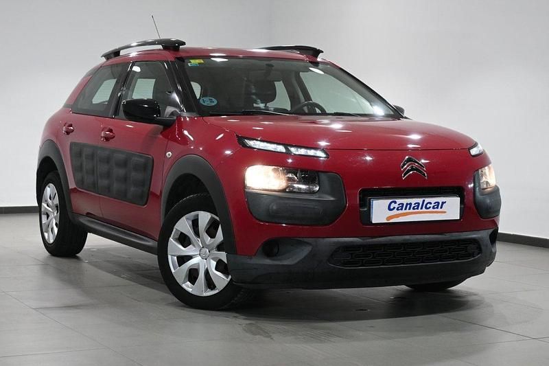 Usado Citroën C4 Cactus Feel 100 CV (73 kW) 2017 Granate Utilitario