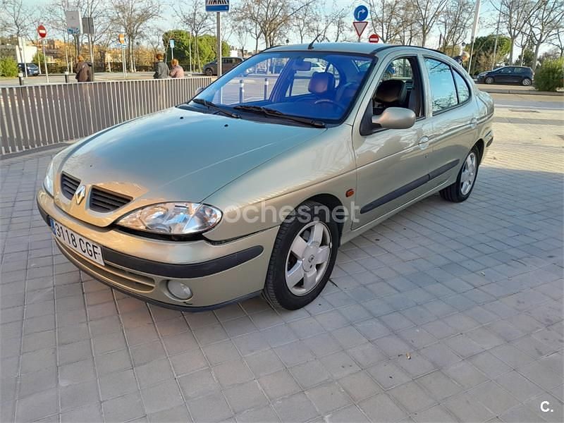 Usado Renault Mégane II 110 CV (80 kW) 2003 Verde Berlina