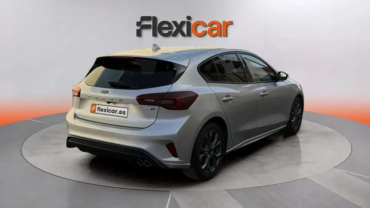 Usado Ford Focus ST-Line 125 CV (91 kW) 2023 Gris Berlina