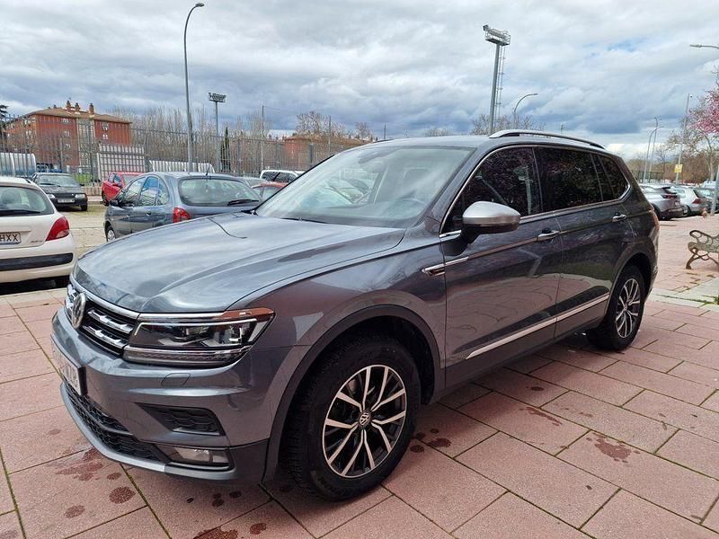 Usado VW Tiguan Allspace Sportline 150 CV (110 kW) 2020 Gris SUV
