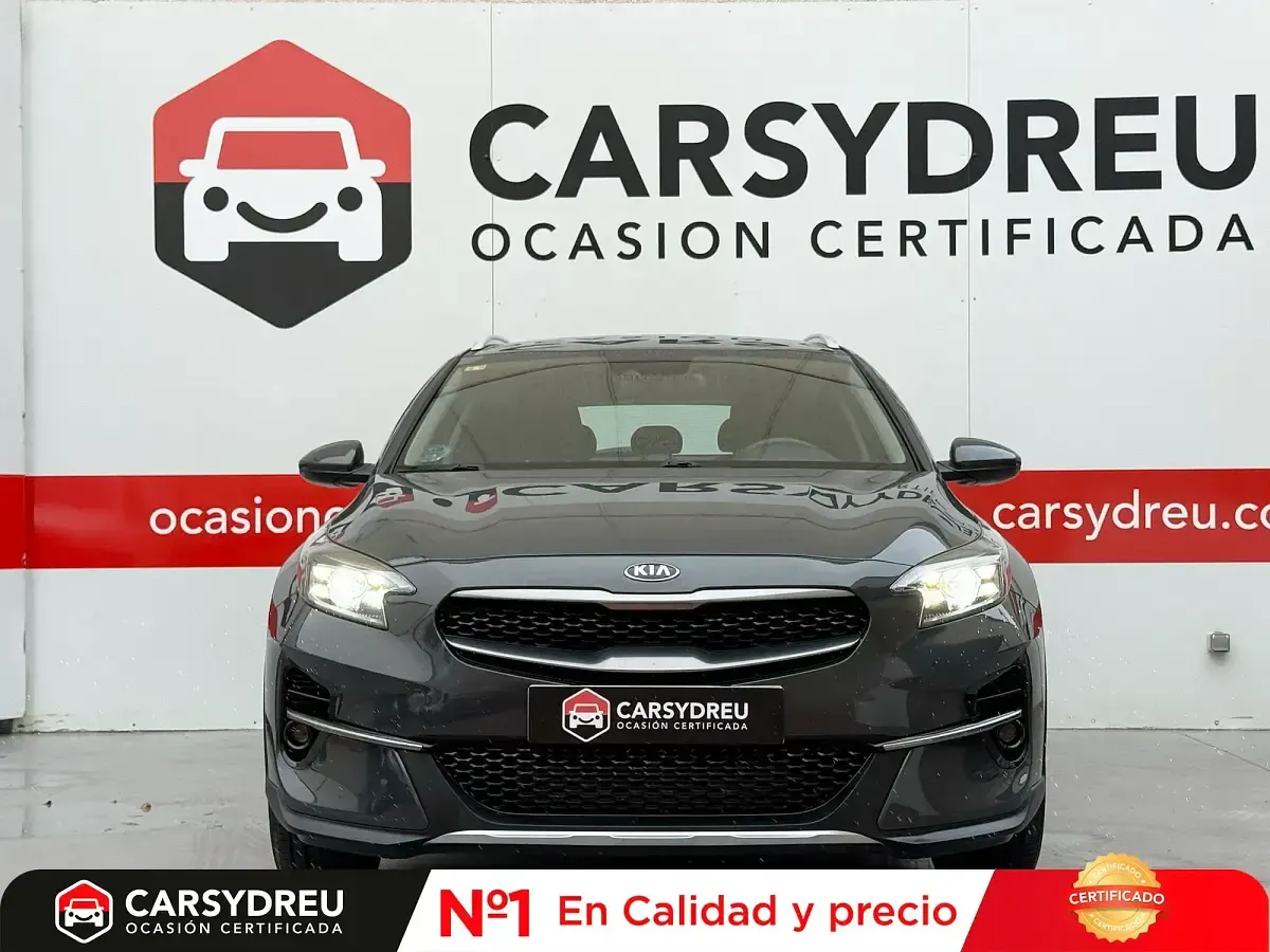 Usado Kia XCeed 120 CV (88 kW) 2020 Gris / plata SUV