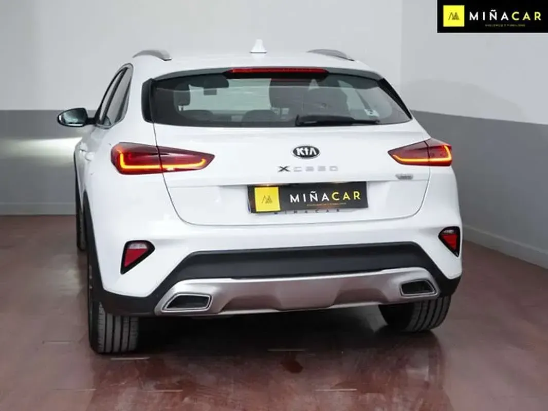 Usado Kia XCeed 136 CV (100 kW) 2022 Blanco SUV