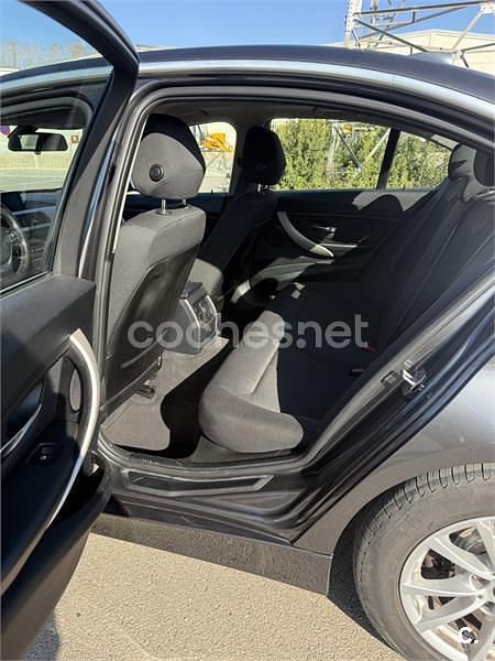 Usado BMW 320 Efficient Dynamics 163 CV (119 kW) 2015 Gris / plata Berlina