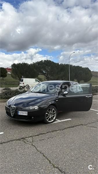 Usado Alfa Romeo 147 Distinctive 120 CV (88 kW) 2008 Negro Utilitario