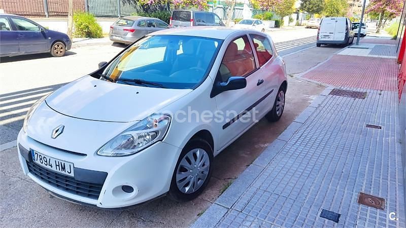 Usado Renault Clio IV Business 75 CV (55 kW) 2012 Blanco Berlina