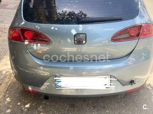 Usado Seat Leon Stylance 105 CV (77 kW) 2006 Gris / plata Utilitario