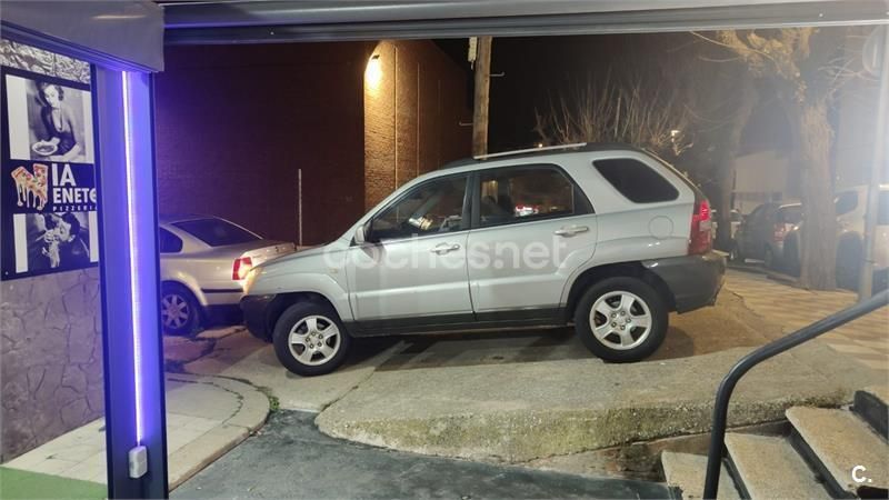 Gris / plata Usado 2006 Kia Sportage LX SUV | 4000 € (Precio justo) - Imagen 1/4