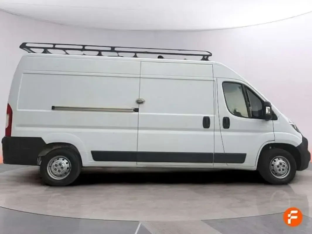 Usado Citroën Jumper 140 CV (102 kW) 2021 Blanco Monovolumen