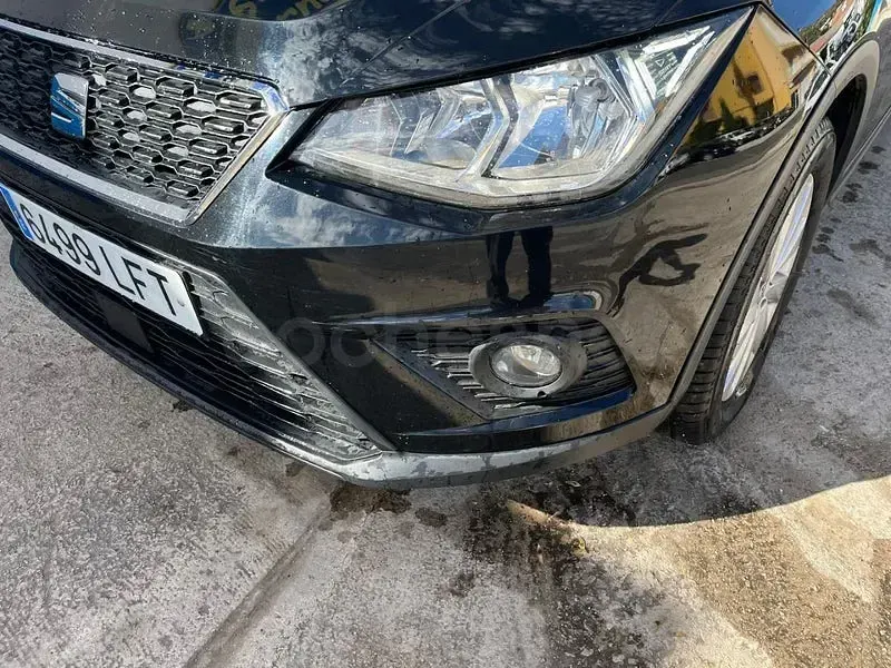 Usado Seat Arona Ecomotive 95 CV (69 kW) 2020 Negro SUV