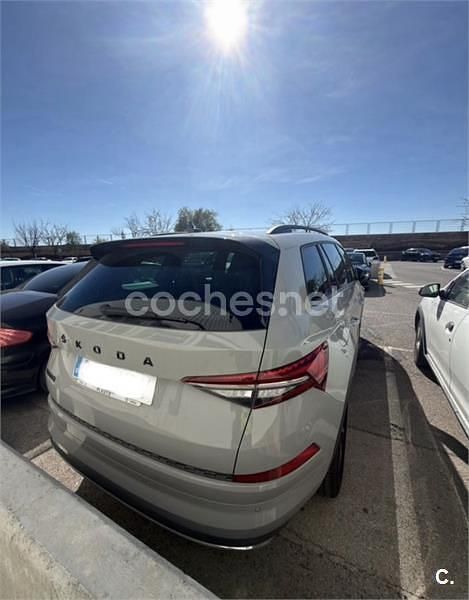 Usado Skoda Kodiaq SportLine 150 CV (110 kW) 2023 Gris / plata SUV