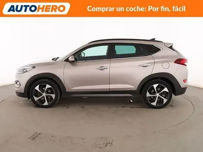 Usado Hyundai Tucson Style 177 CV (130 kW) 2016 Gris SUV