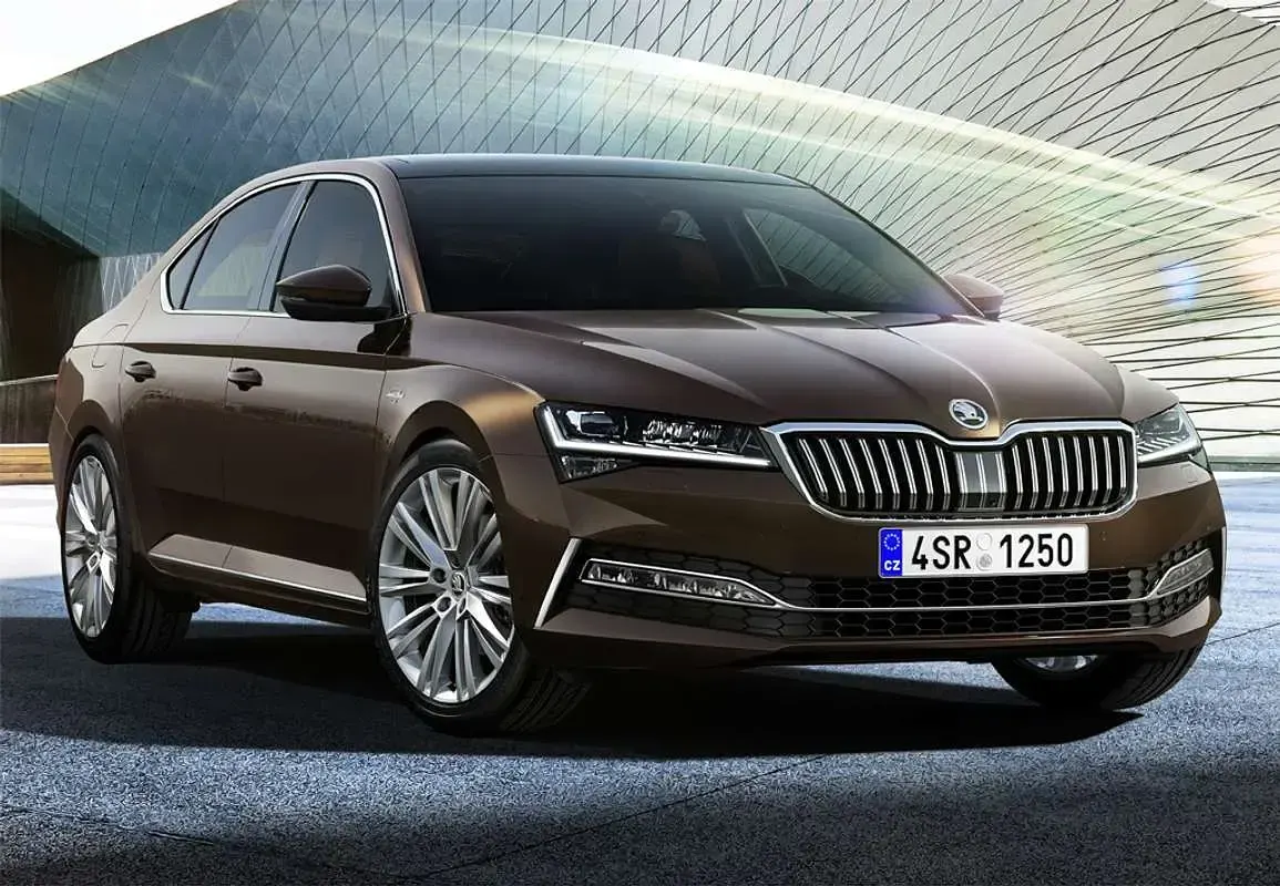 Usado Skoda Superb Ambition 150 CV (110 kW) 2016 Marrón Familiar