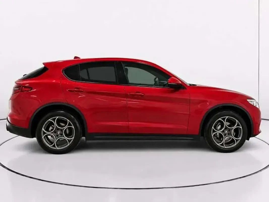 Usado Alfa Romeo Stelvio Sprint 190 CV (139 kW) 2022 Rojo SUV