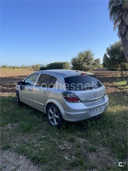 Gris / plata Usado 2008 Opel Astra Energy Familiar | 500 € - Imagen 1/4