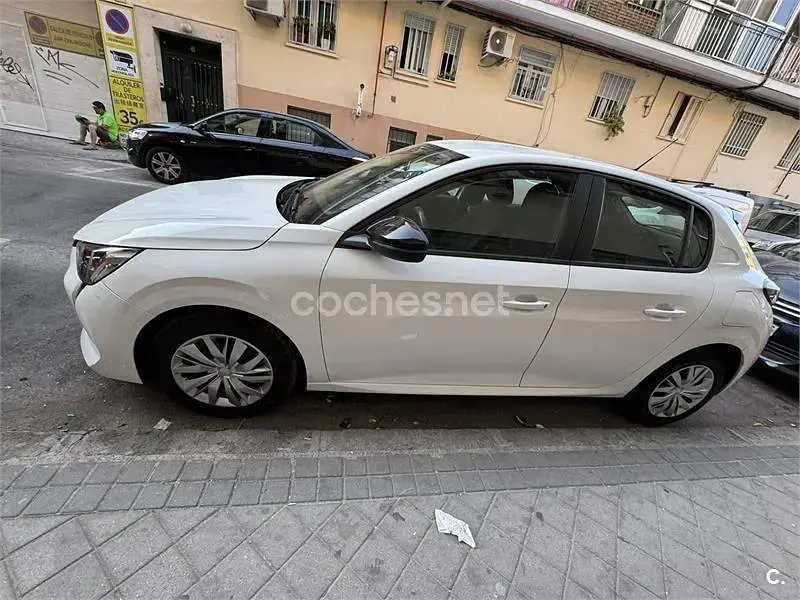 Usado Peugeot 208 Active 100 CV (73 kW) 2021 Blanco Utilitario