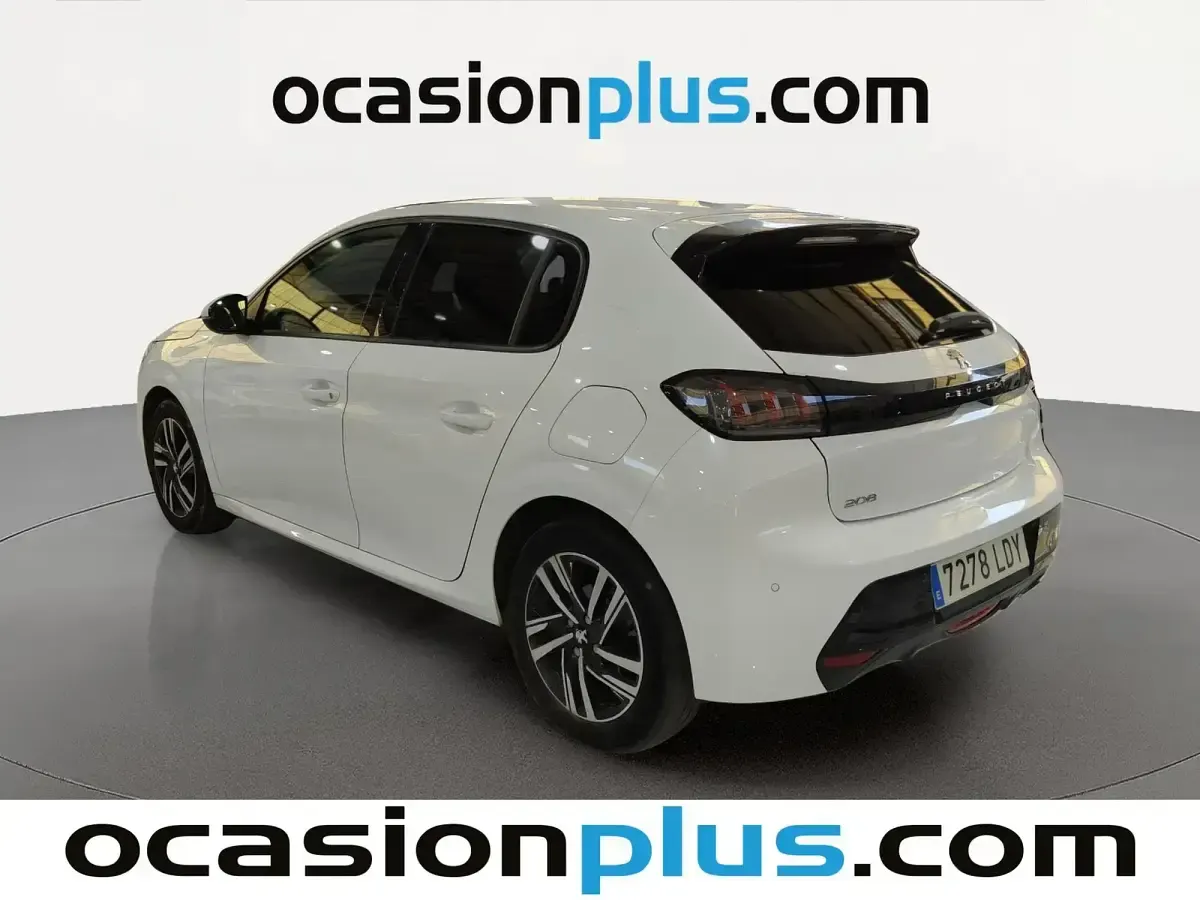 Usado Peugeot 208 Allure 100 CV (73 kW) 2020 Blanco Utilitario