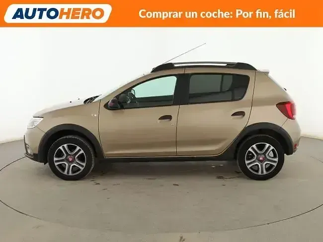 Usado Dacia Sandero 90 CV (66 kW) 2019 Gris Berlina