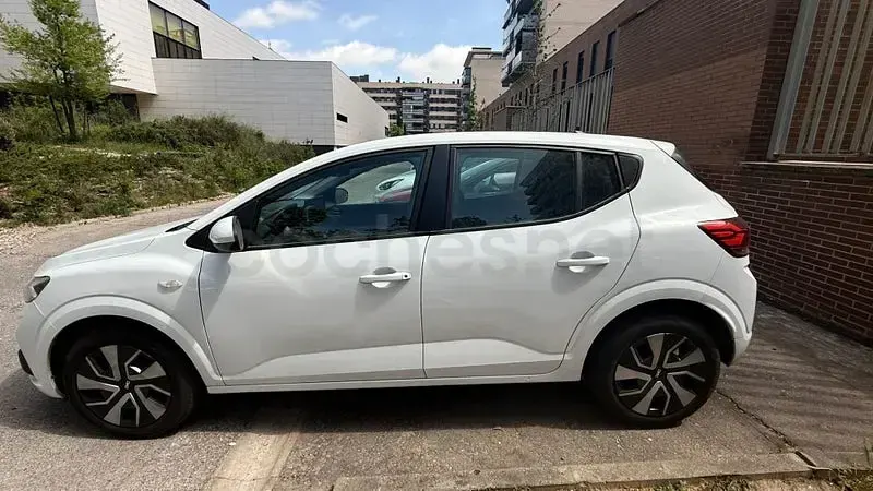 Usado Dacia Sandero Expression 101 CV (74 kW) 2025 Blanco Berlina
