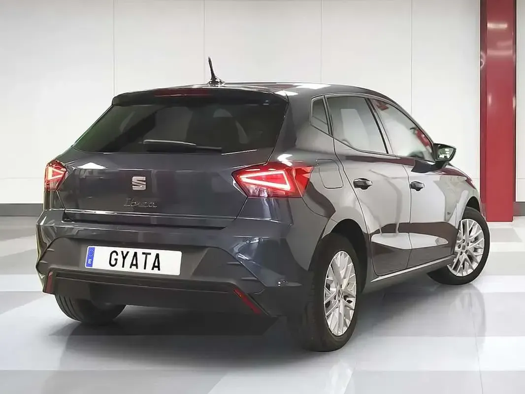Usado Seat Ibiza Style 80 CV (58 kW) 2026 Gris Utilitario