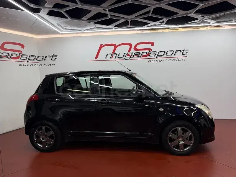 Usado Suzuki Swift GL 92 CV (67 kW) 2006 Negro Utilitario