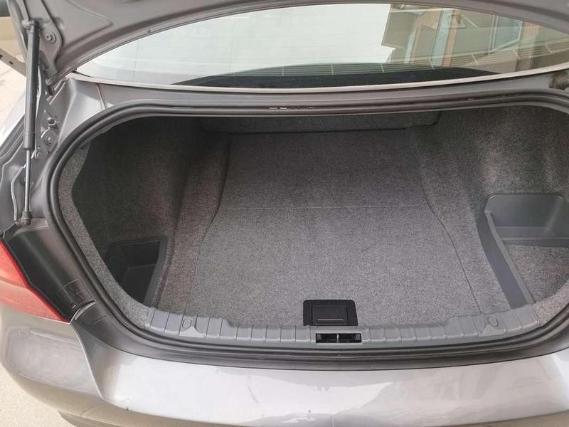 Usado BMW 318 143 CV (105 kW) 2012 Gris Berlina