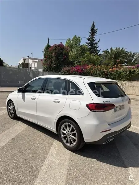 Usado Mercedes B180 116 CV (85 kW) 2020 Blanco Utilitario