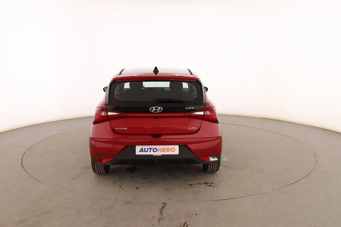 Usado Hyundai i20 101 CV (74 kW) 2021 Rojo Utilitario