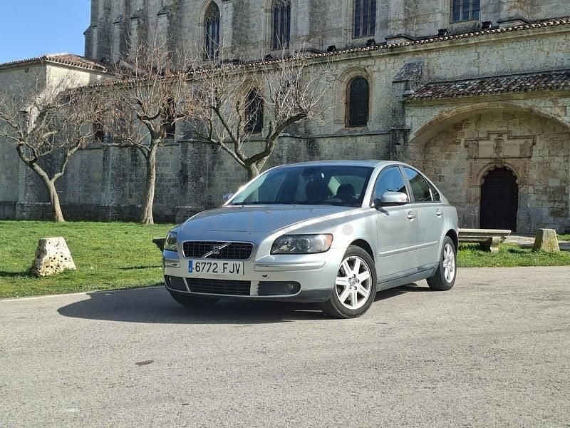 Usado Volvo S40 Momentum 136 CV (100 kW) 2006 Gris / plata Berlina
