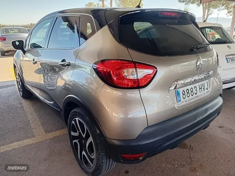 Usado Renault Captur 120 CV (88 kW) 2014 Marrón SUV