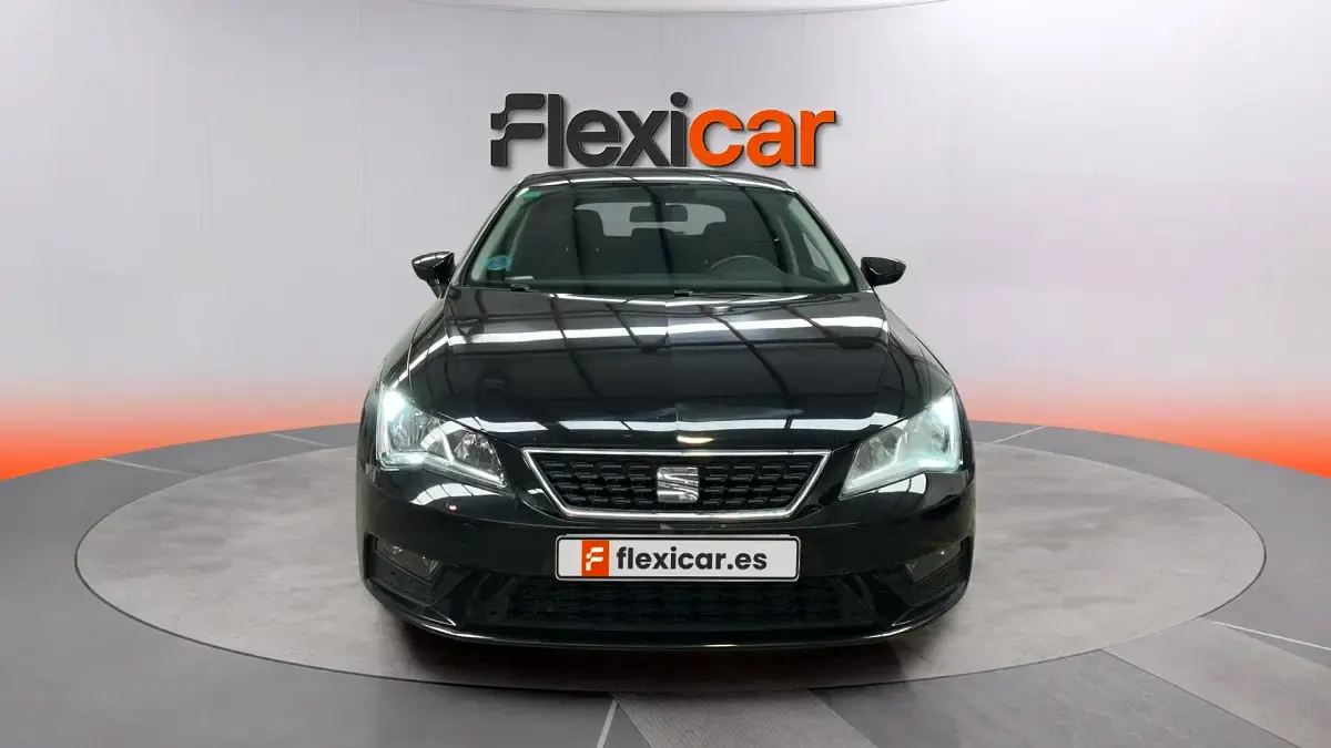 Usado Seat Leon Reference 116 CV (85 kW) 2018 Negro Berlina