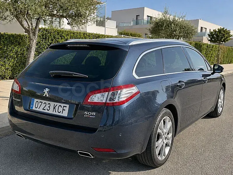 Usado Peugeot 508 SW GT-line 150 CV (110 kW) 2017 Gris / plata Familiar