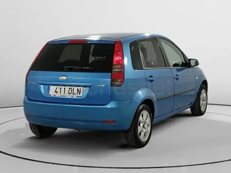 Usado Ford Fiesta Trend 68 CV (50 kW) 2005 Azul Utilitario