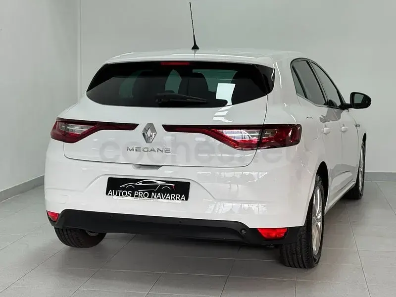 Usado Renault Mégane IV Bose Edition 130 CV (95 kW) 2016 Blanco Berlina