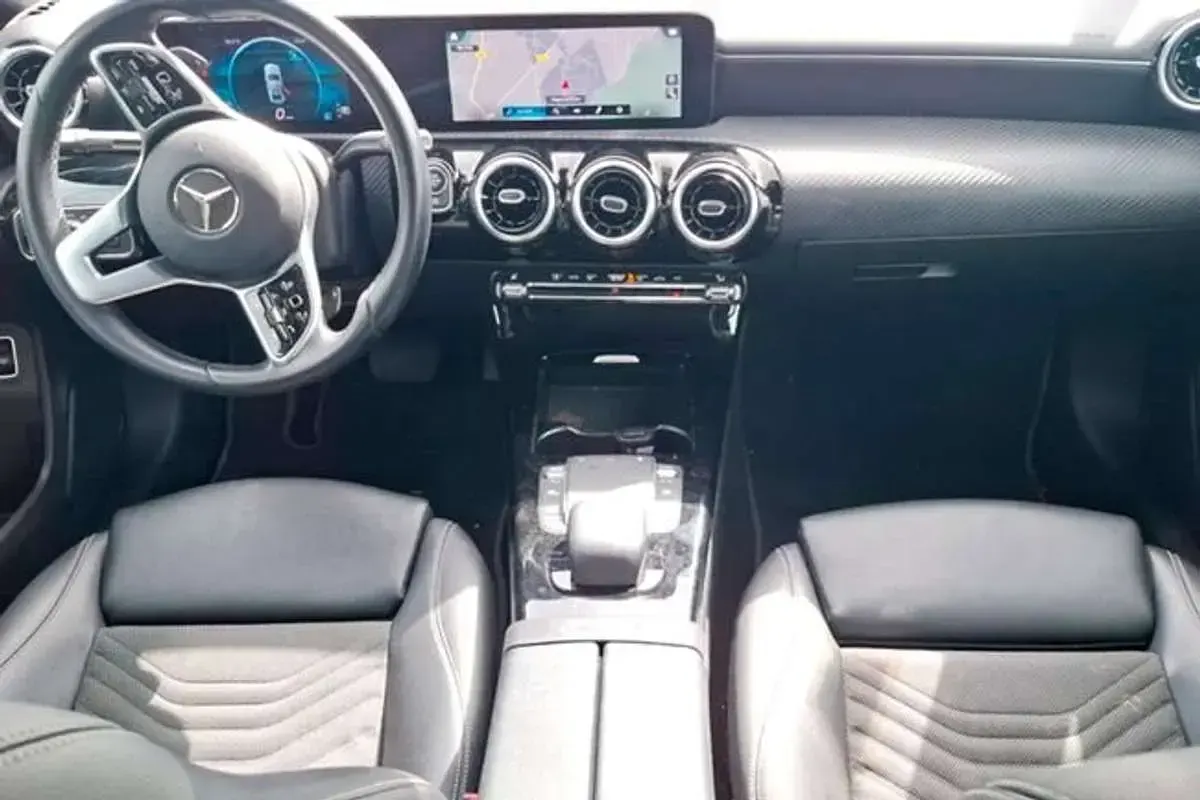 Usado Mercedes A180 136 CV (100 kW) 2021 Negro Berlina