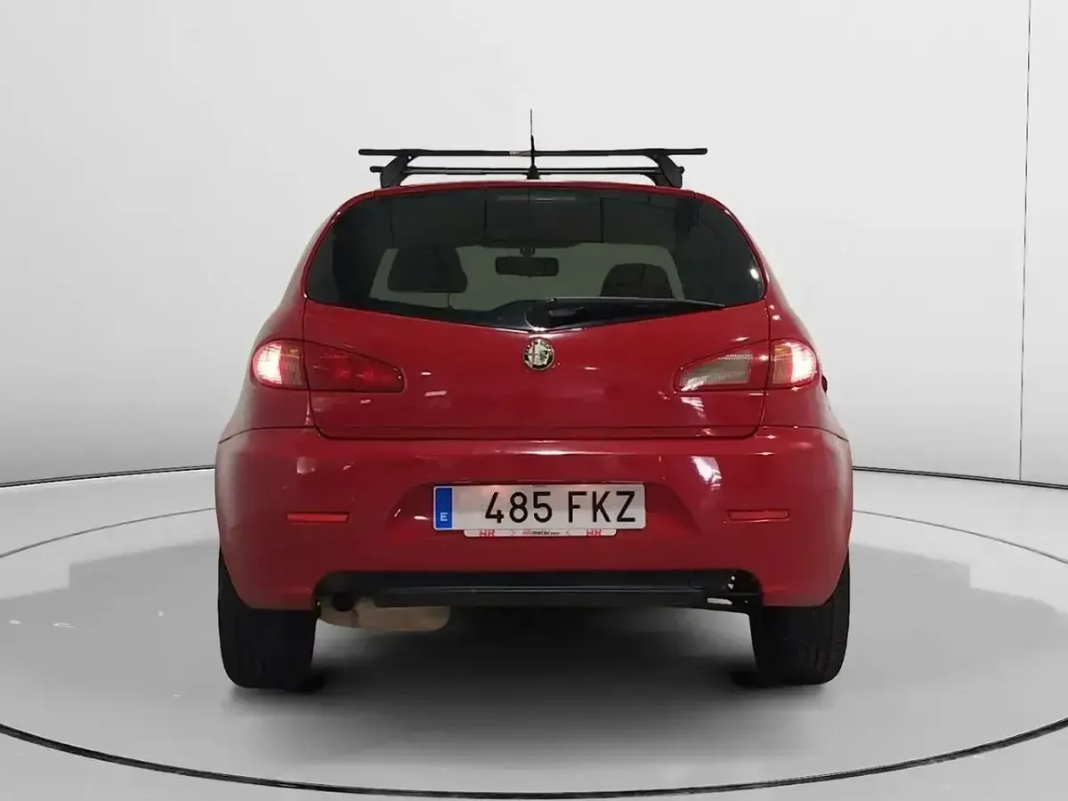 Usado Alfa Romeo 147 120 CV (88 kW) 2007 Rojo Utilitario