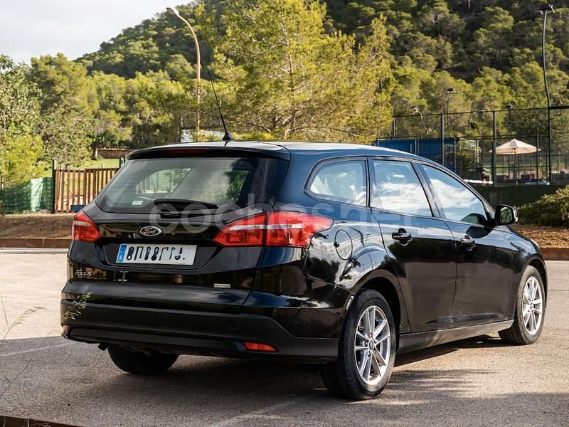 Käytetty Ford Focus Trend 125 HP (91 kW) 2018 Musta Farmari